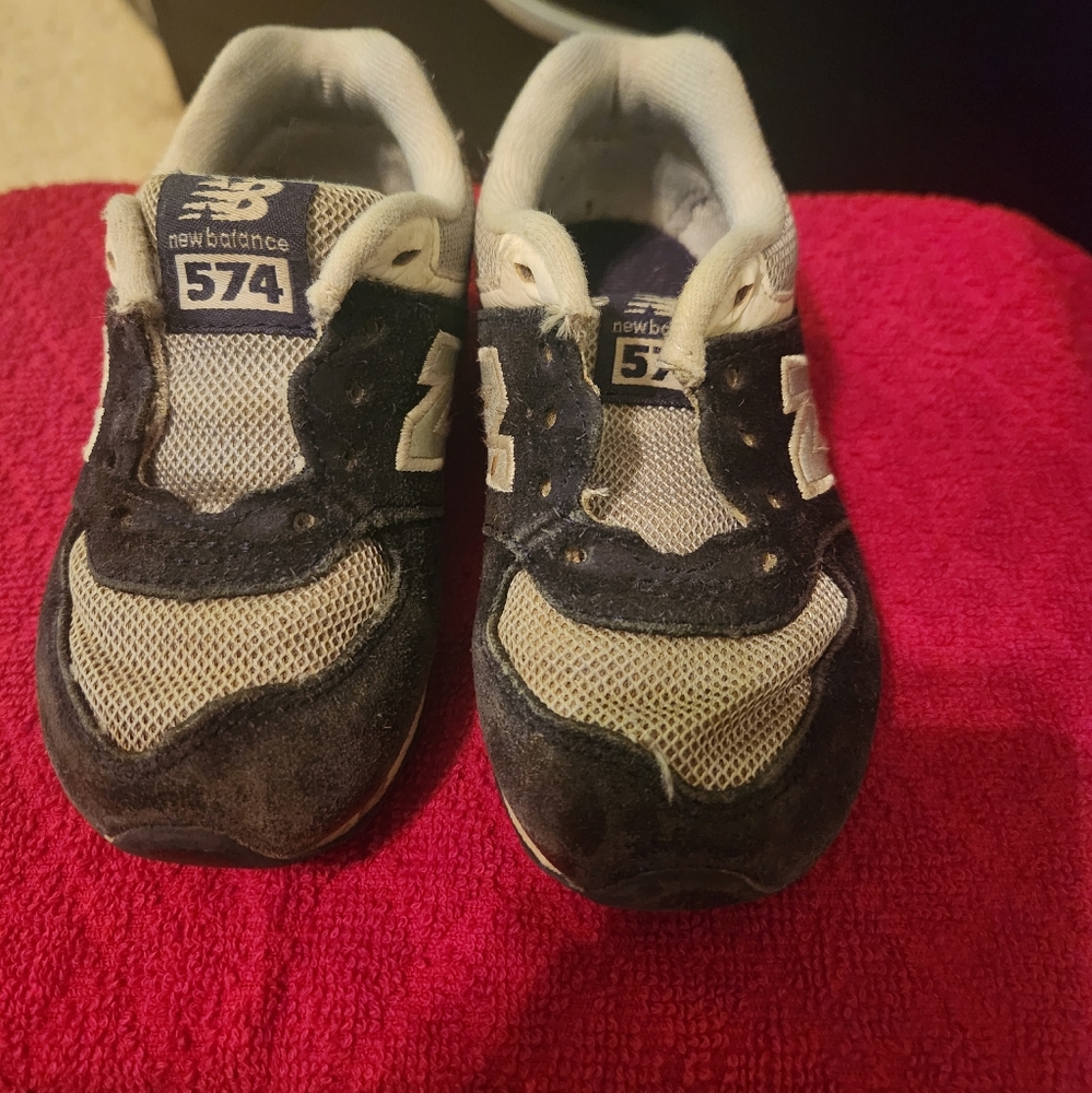 Kid New Balance 574 Navy and White Sneakers